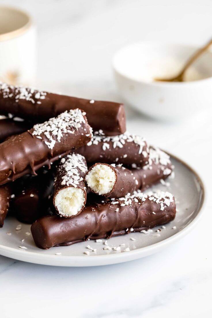 CoconutChocolateBarsNoBakeBounty_rcav8_736