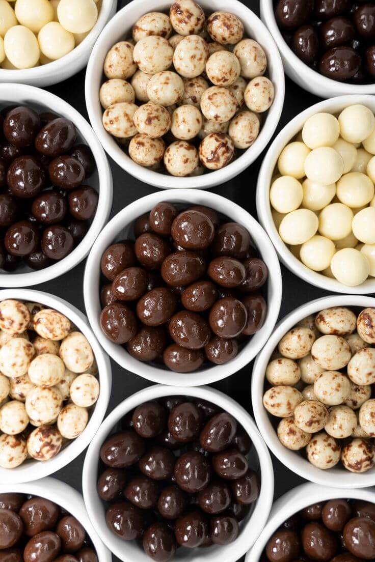 FourChocolateEspressoBeanFlavorsbyDilettanteChocolates_5mrec_736