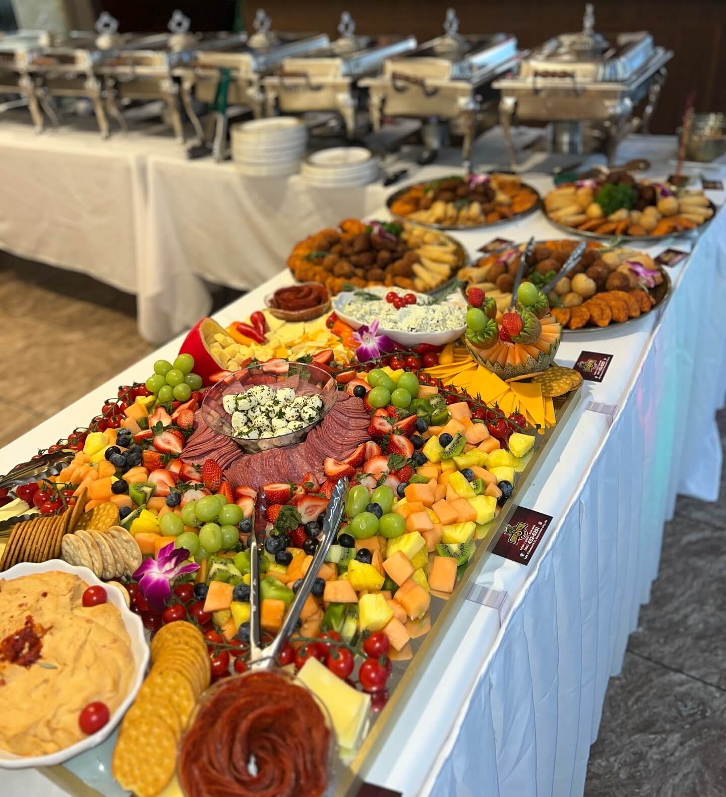 cateringsetupfront_hmxzy_1440