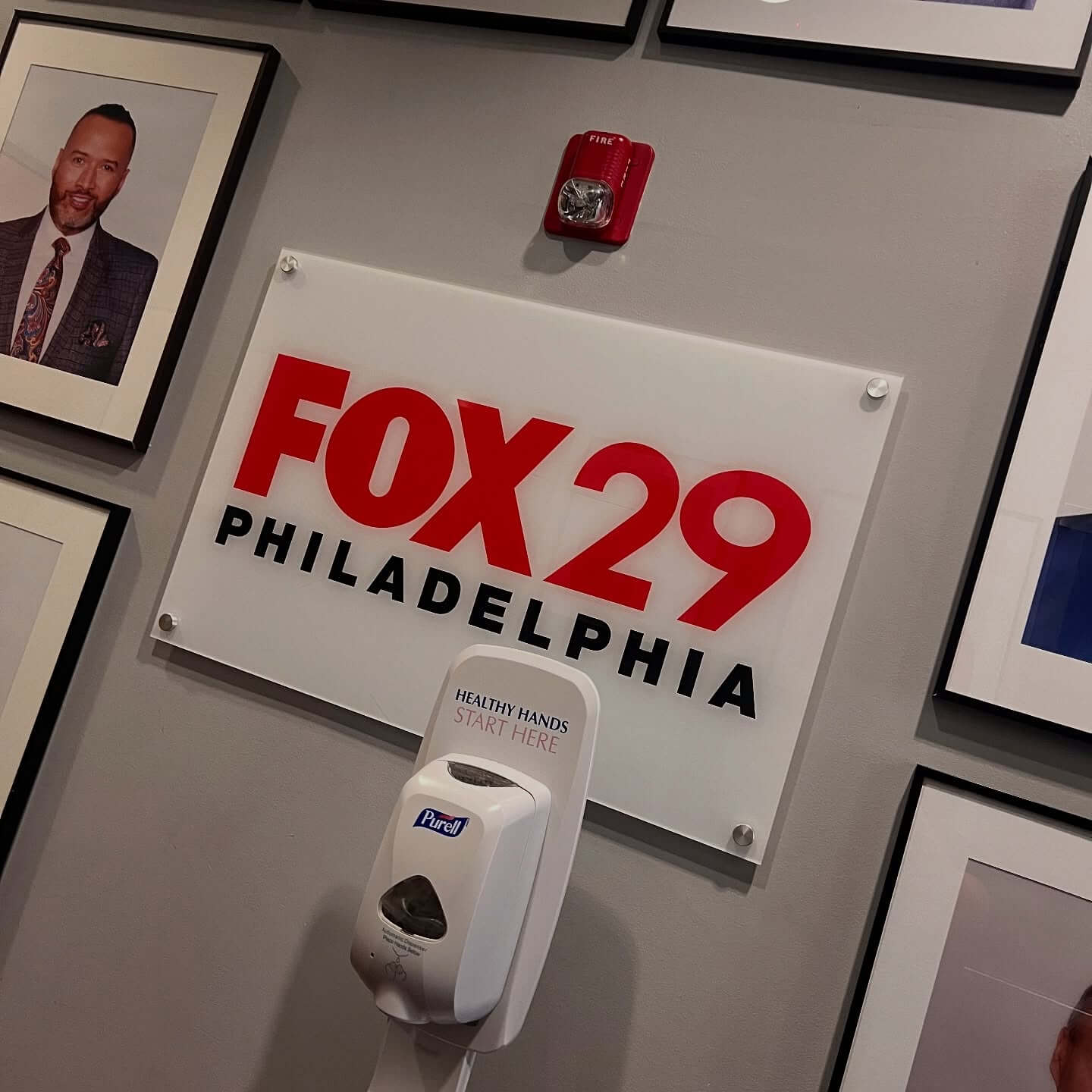 fox29sign_seqx7_1440
